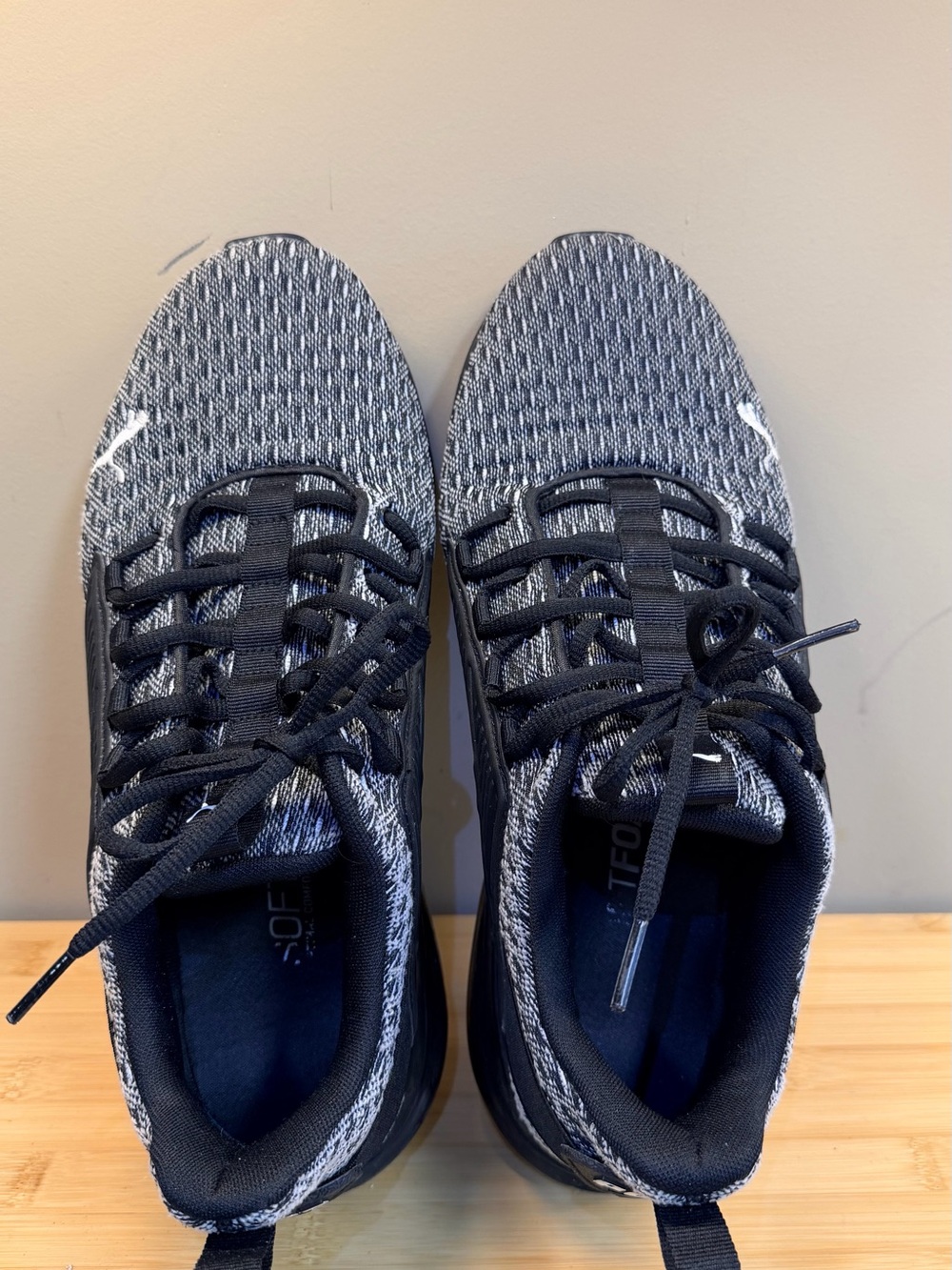 Men's Puma Black and Gray Knit Athletic Sneakers